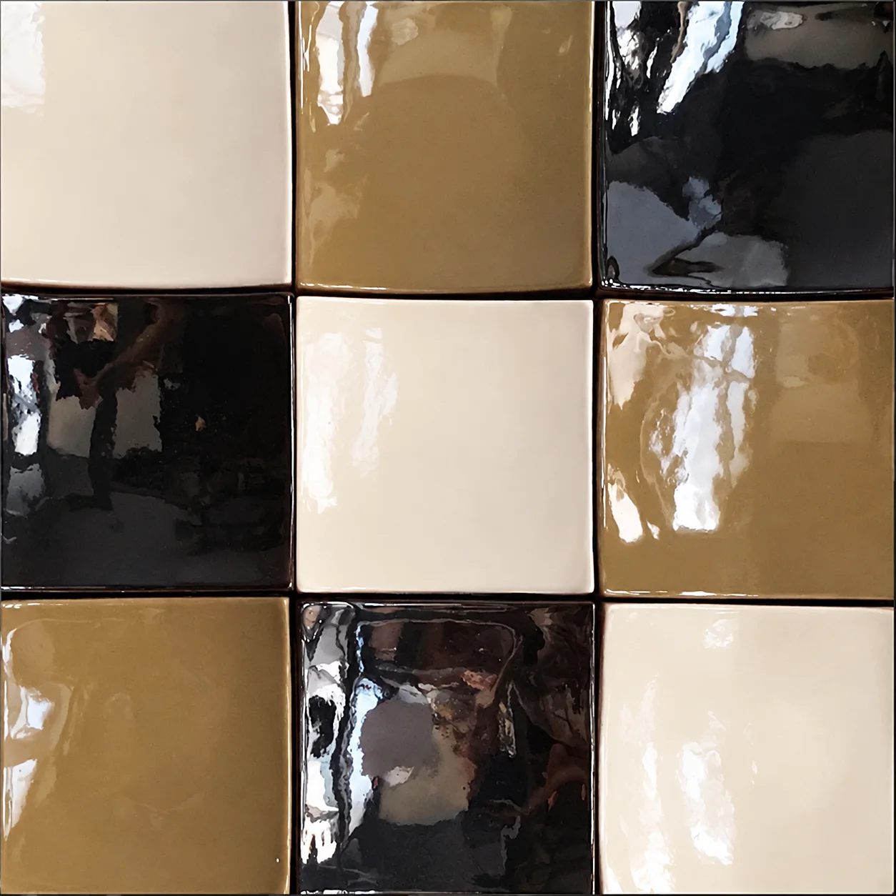 Glossy square ceramic tile composition